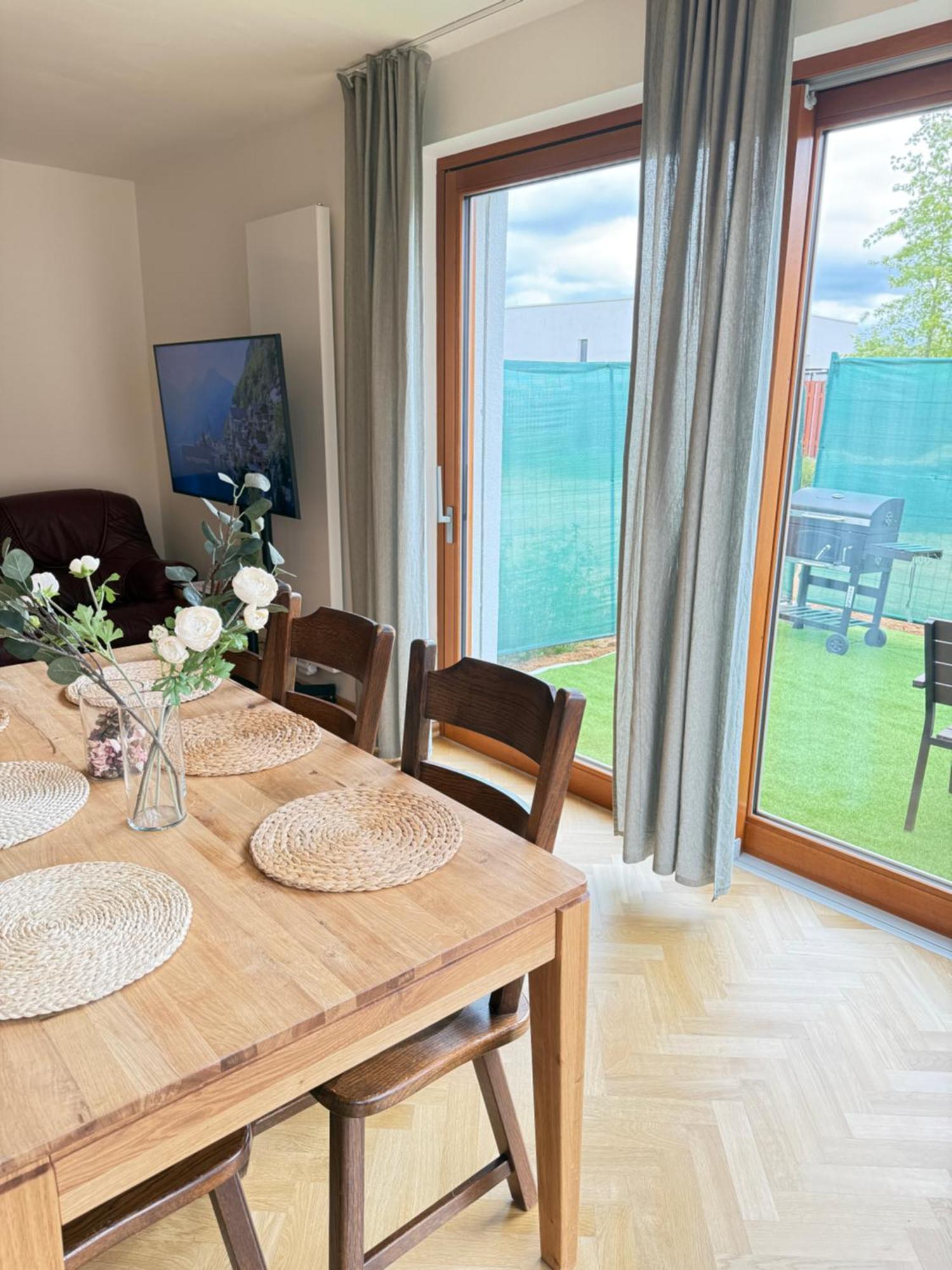 Apartment Familyvilla, New 4 Luxury Big Apartments, Parking *