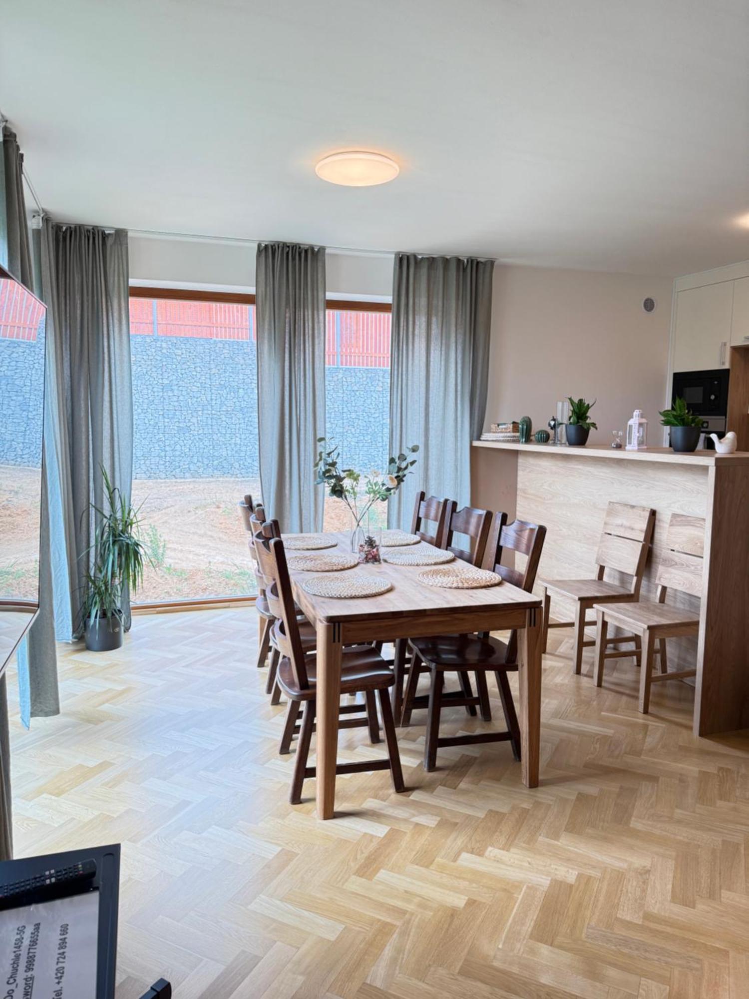 Familyvilla, New 4 Luxury Big Apartments, Parking