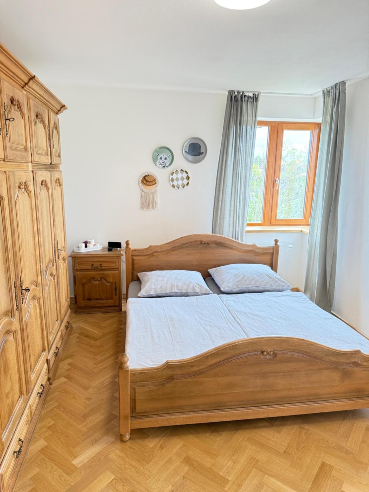 Familyvilla, New 4 Luxury Big Apartments, Parking Apartment Prague