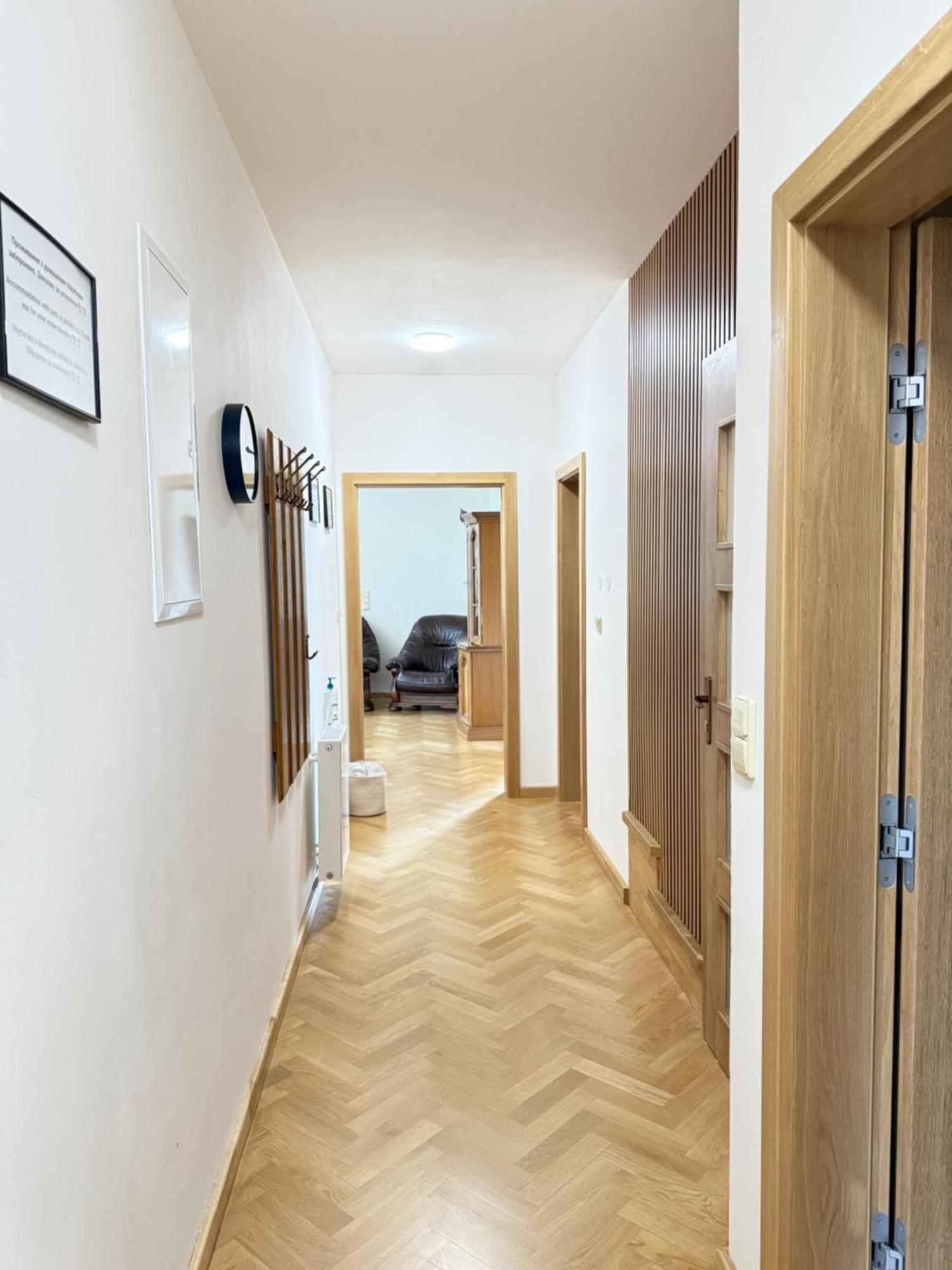 Familyvilla, New 4 Luxury Big Apartments, Parking *