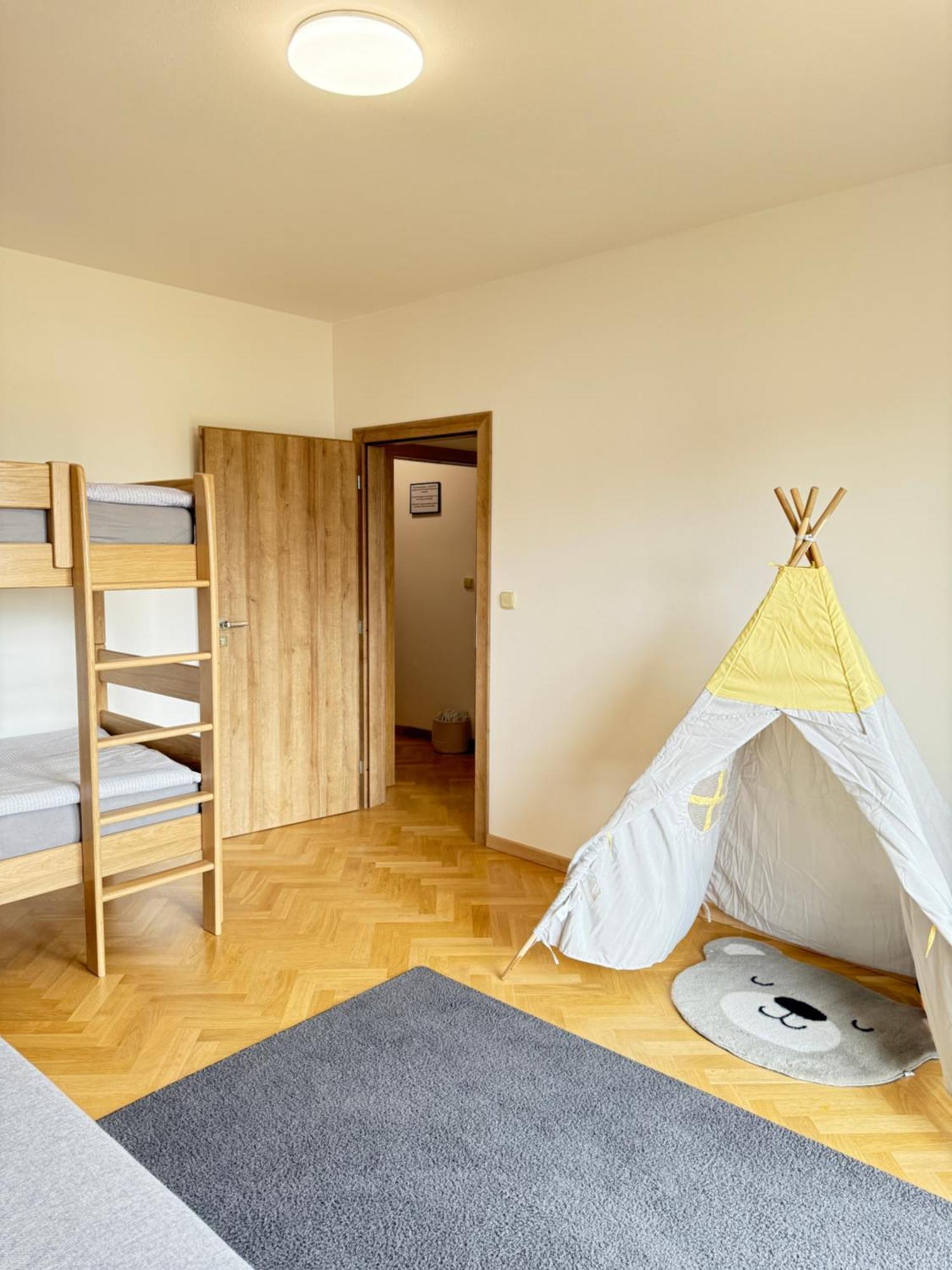 Apartmán Familyvilla, New 4 Luxury Big Apartments, Parking Praha