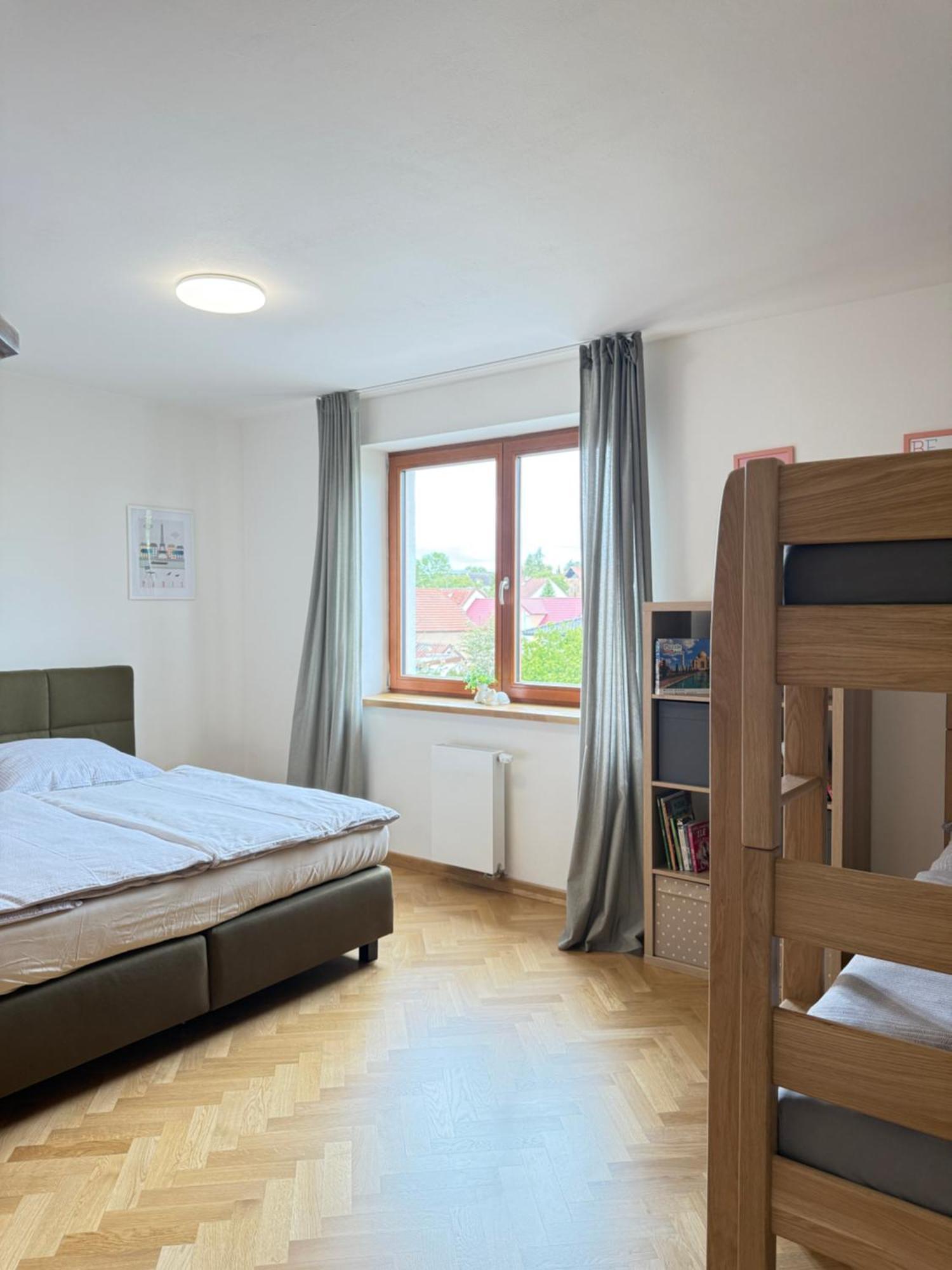 Familyvilla, New 4 Luxury Big Apartments, Parking Prague