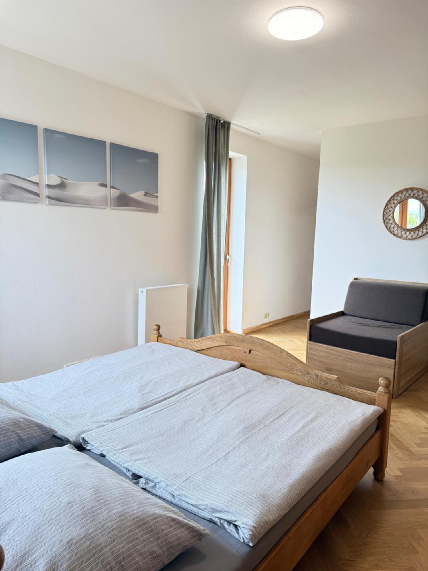 Familyvilla, New 4 Luxury Big Apartments, Parking * Praha