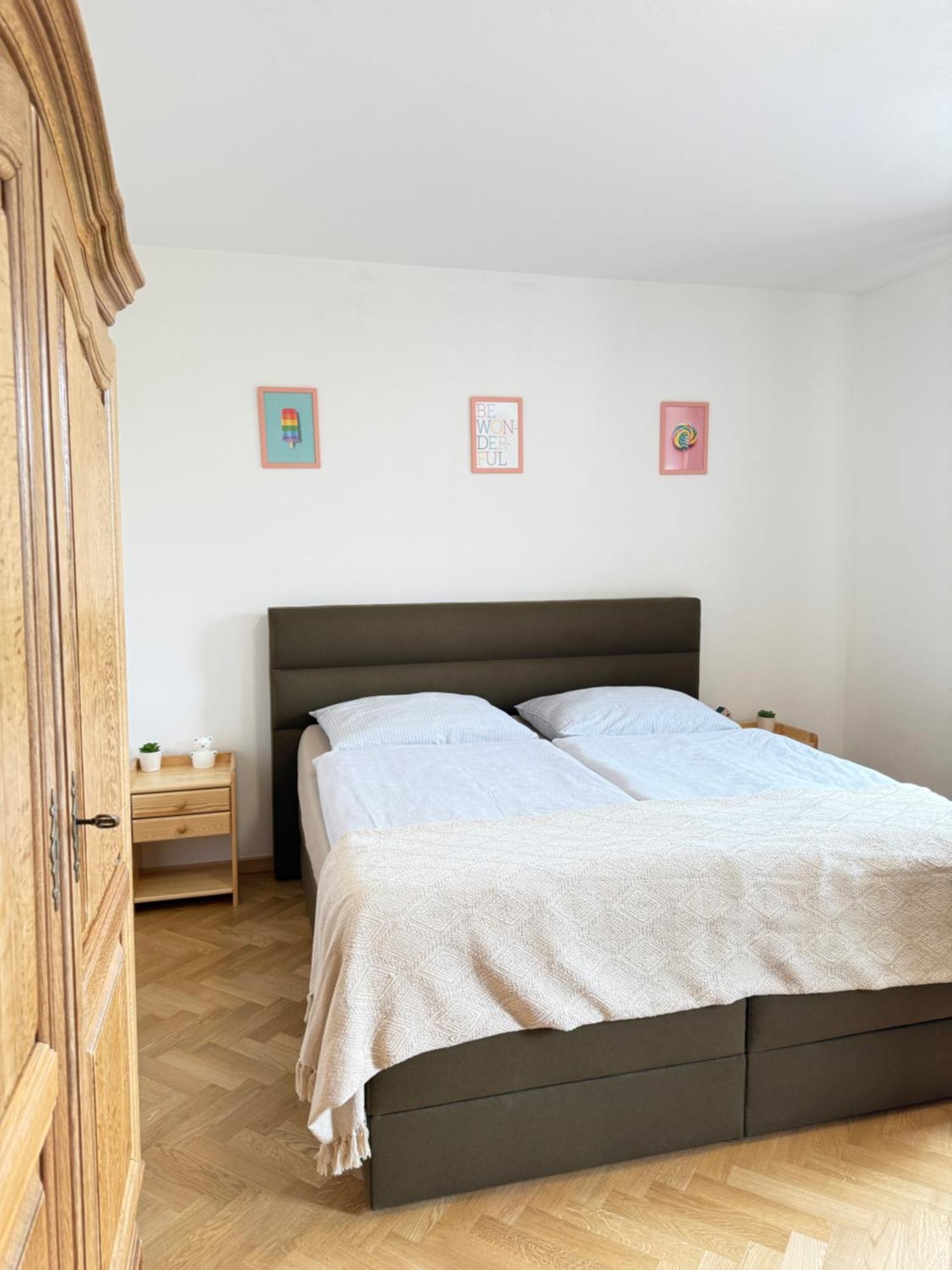Familyvilla, New 4 Luxury Big Apartments, Parking Prague